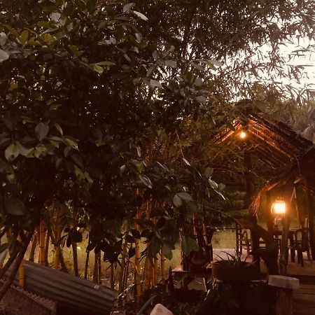 אודוואלאווה Aliya Riverside & Safari Resort מראה חיצוני תמונה